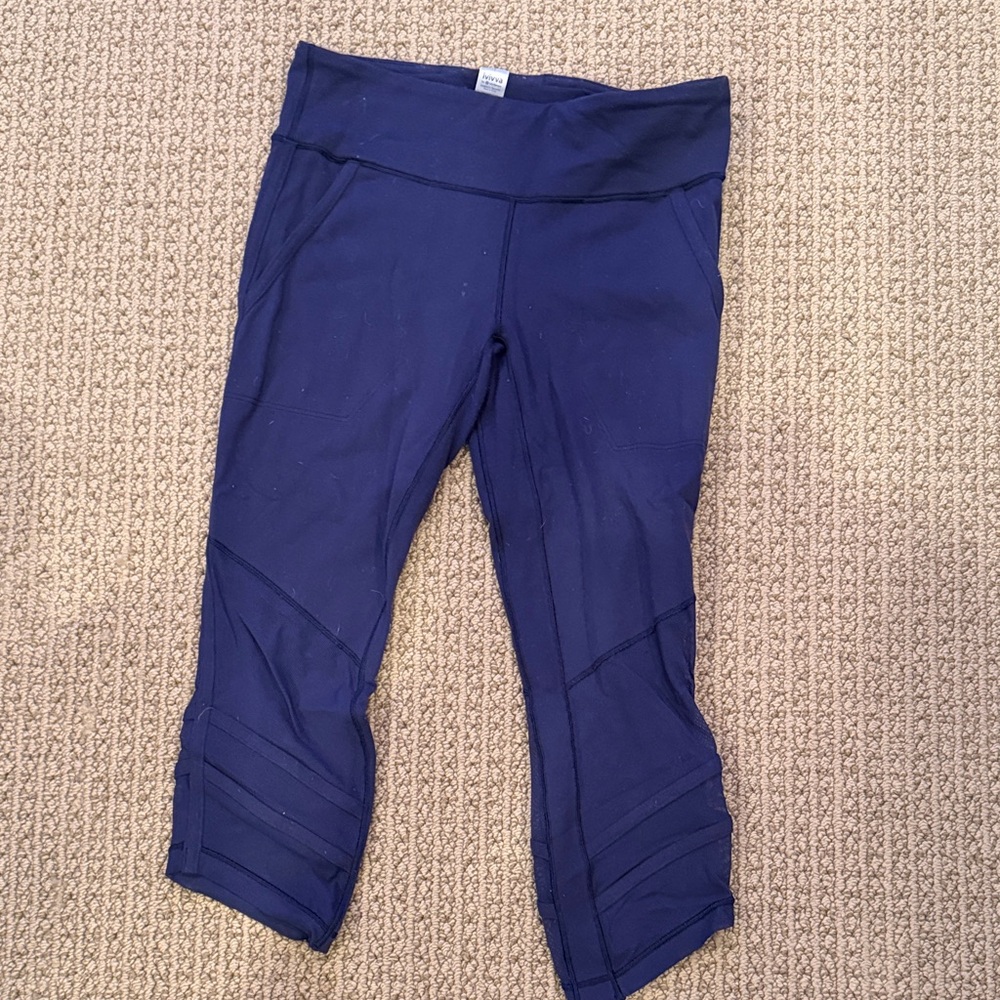 Ivivva Girl’d size 12 Navy Mesh Capri Leggings